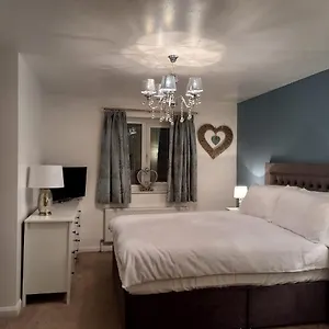 Charming Wentworth With Countryside Views Rotherham